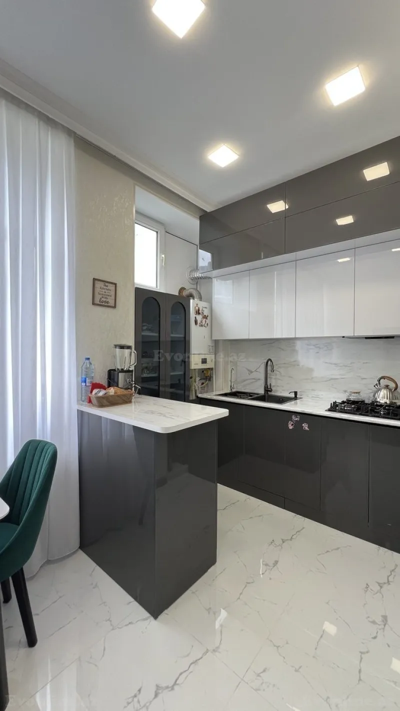 Satılır 2 otaqlı Mənzil Köhnə tikili 70 m² İçərişəhər m. - şəkil 25