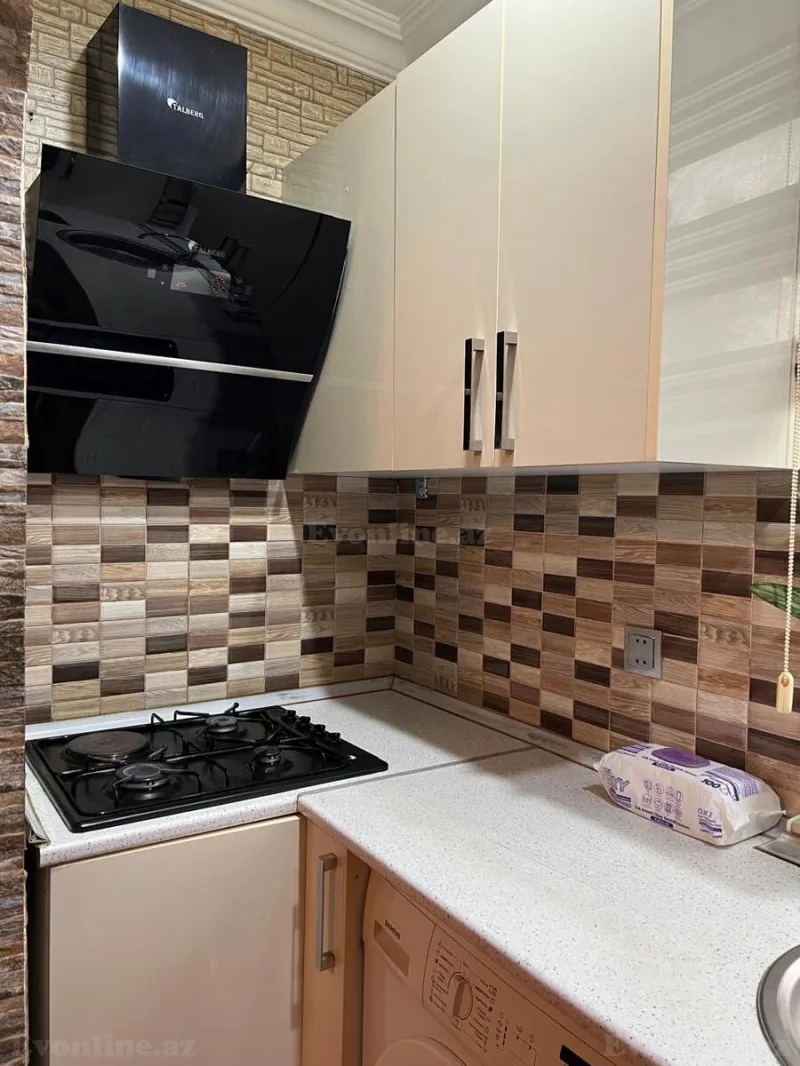 Satılır 2 otaqlı Mənzil Köhnə tikili 55 m² 7-ci mikrorayon - şəkil 2