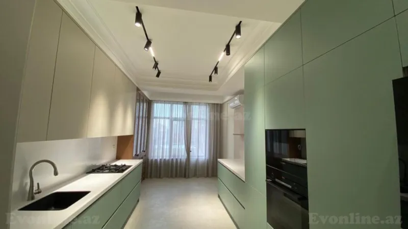 3 otaqlı Mənzil 137 m² Nəriman Nərimanov m. Kirayə verilir