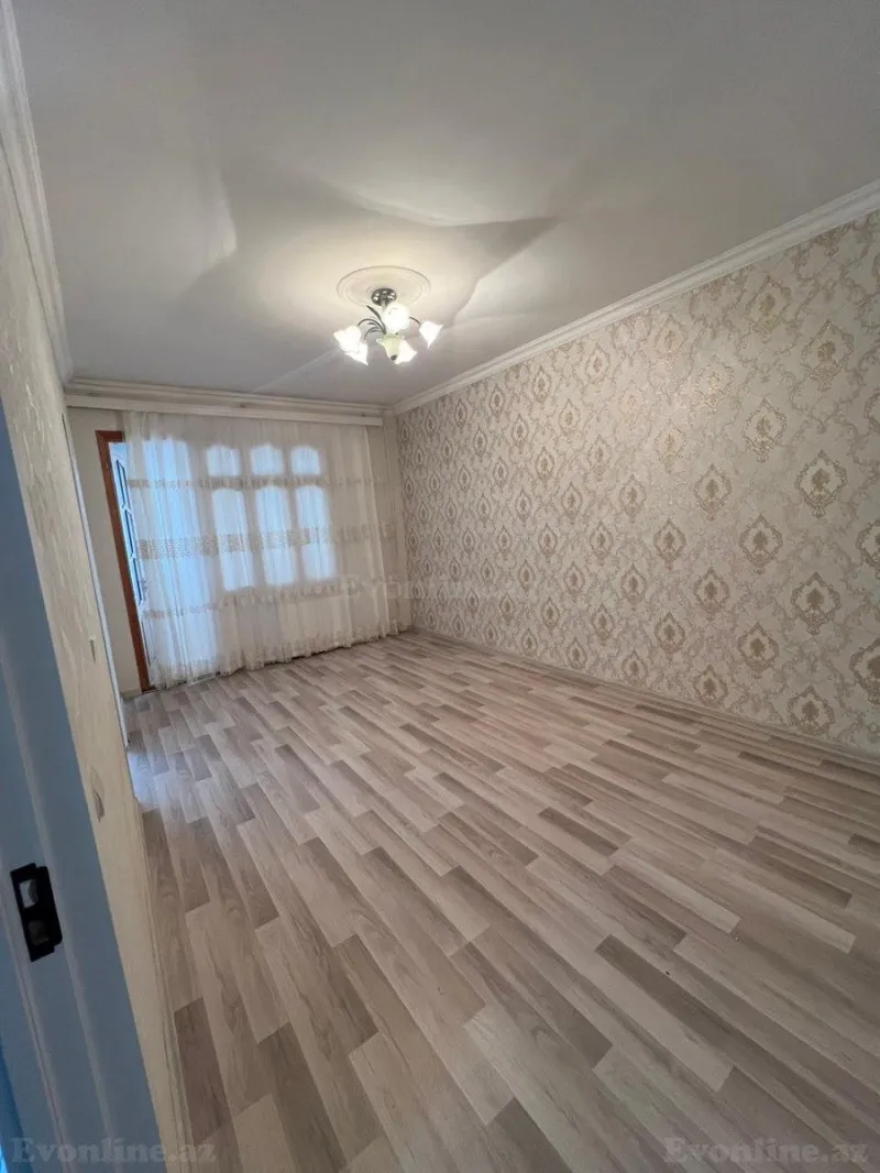Satılır 2 otaqlı Mənzil Köhnə tikili 45 m² 4-cü mikrorayon - şəkil 2