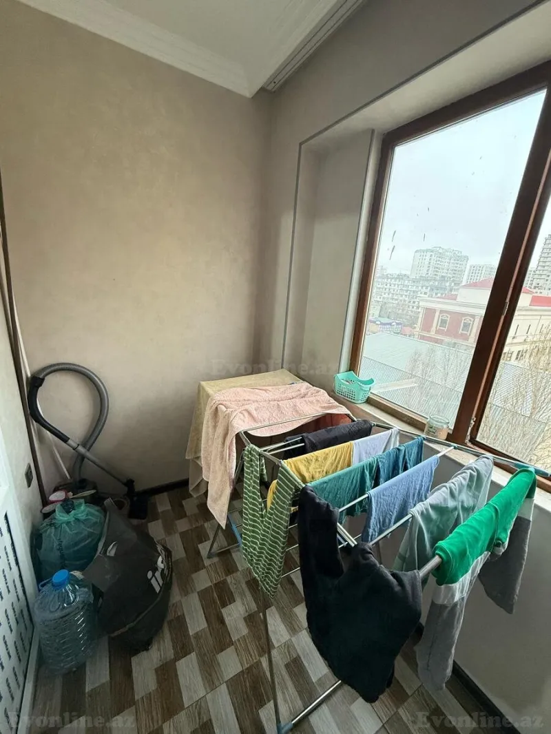 Satılır 3 otaqlı Mənzil Köhnə tikili 72 m² Yasamal - şəkil 2