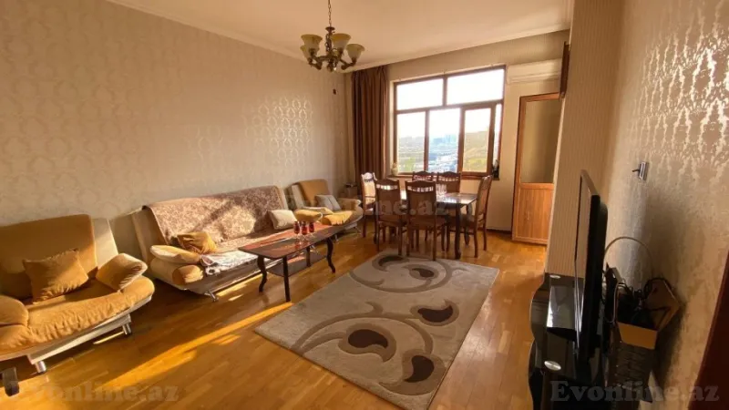 3 otaqlı Mənzil 65 m² 8-ci mikrorayon Satılır