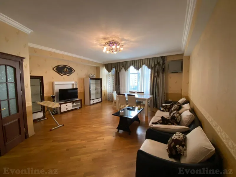 Kirayə verilir 3 otaqlı Mənzil Yeni tikili 120 m² 8 Noyabr pr.