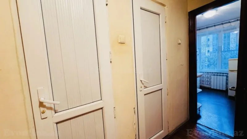 Satılır 2 otaqlı Mənzil Köhnə tikili 55 m² Yasamal r. - şəkil 13