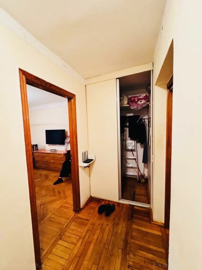 Satılır 2 otaqlı Mənzil Köhnə tikili 55 m² Yasamal r. - şəkil 19