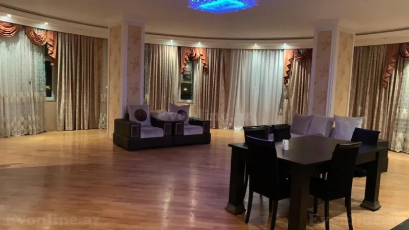 3 otaqlı Mənzil 170 m² 8 Noyabr m. Kirayə verilir