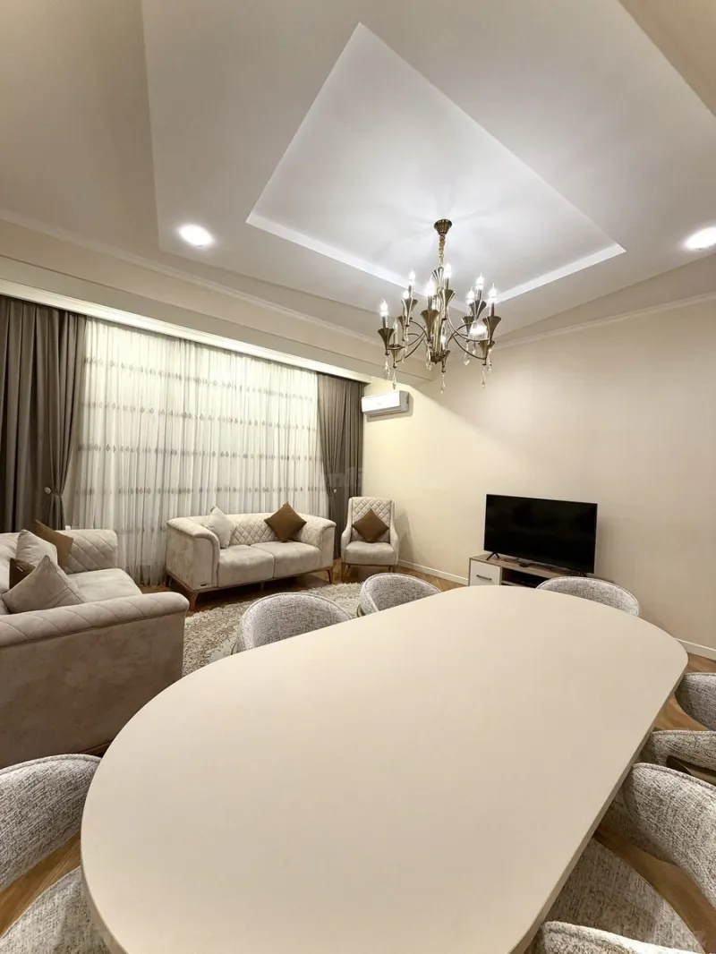 Satılır 3 otaqlı Mənzil Yeni tikili 130 m² Elmlər Akademiyası m. - şəkil 4