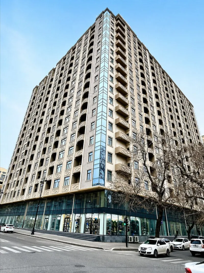 3 otaqlı Mənzil 130 m² 28 May m. Satılır