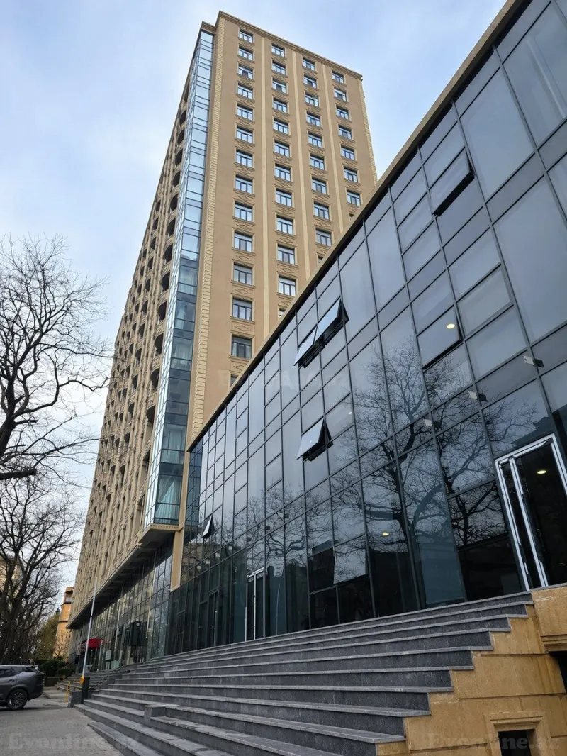 Satılır 3 otaqlı Mənzil Yeni tikili 130 m² 28 May m. - şəkil 2