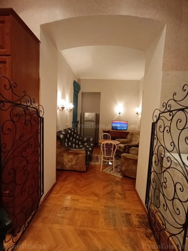 Kirayə verilir 2 otaqlı Mənzil Köhnə tikili 55 m² İçərişəhər m. - şəkil 7