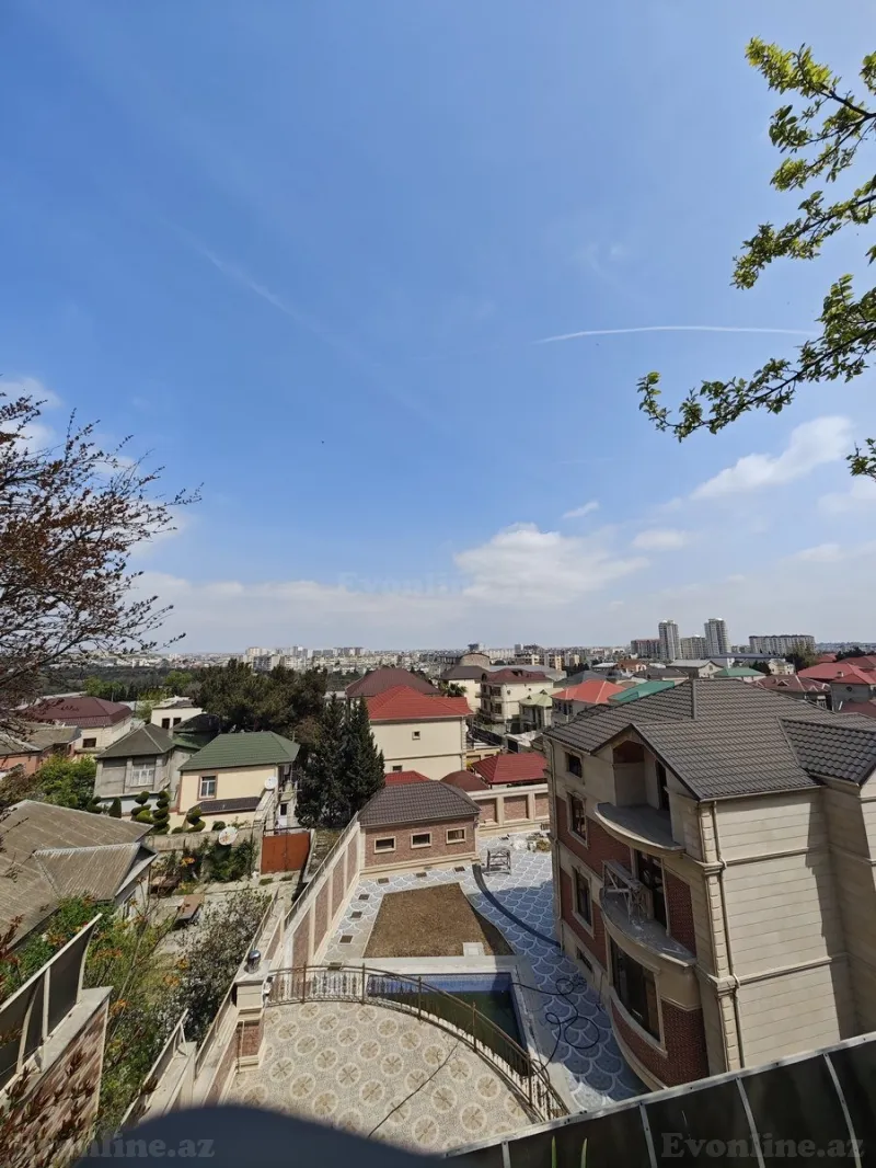 Torpaq Neftçilər m. Satılır