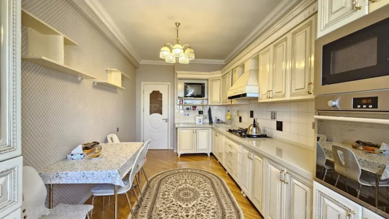 Satılır 3 otaqlı Mənzil Yeni tikili 150 m² 8-ci mikrorayon - şəkil 2