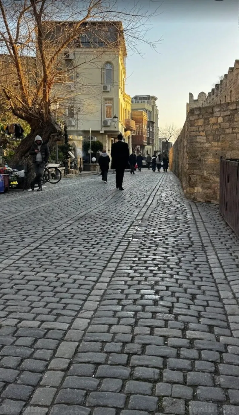 Satılır 5 otaqlı Mənzil Köhnə tikili 100 m² İçərişəhər m. - şəkil 15