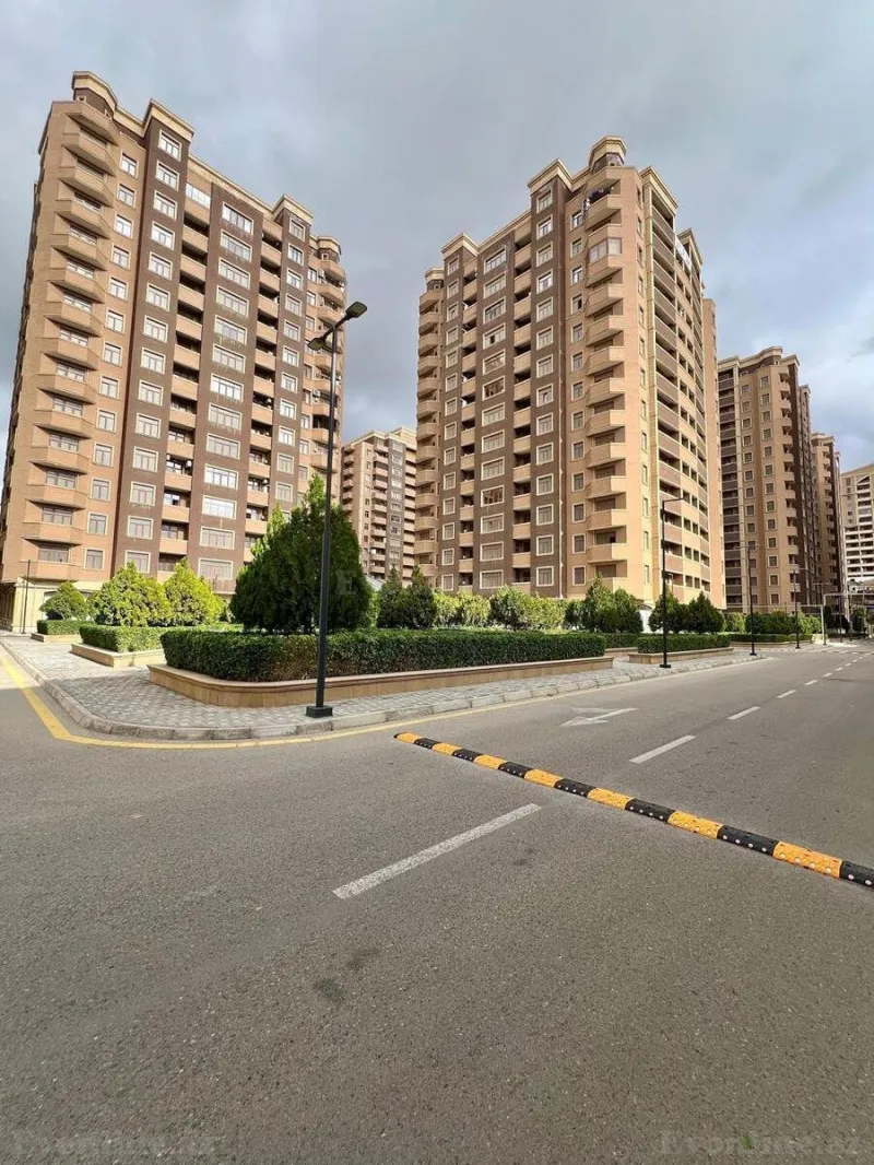 Satılır 3 otaqlı Mənzil Yeni tikili 108 m² 28 May m.
