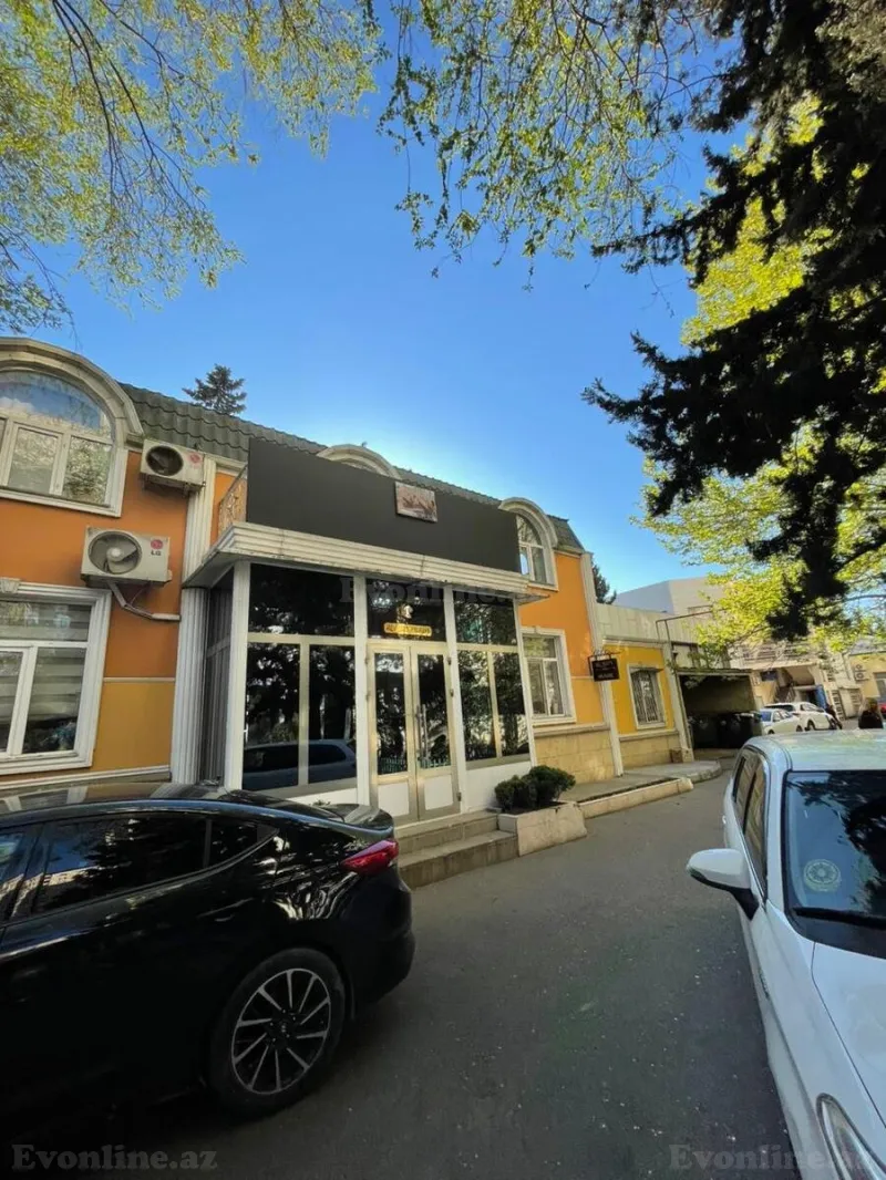 Obyekt 290 m² Xalqlar Dostluğu m. Satılır