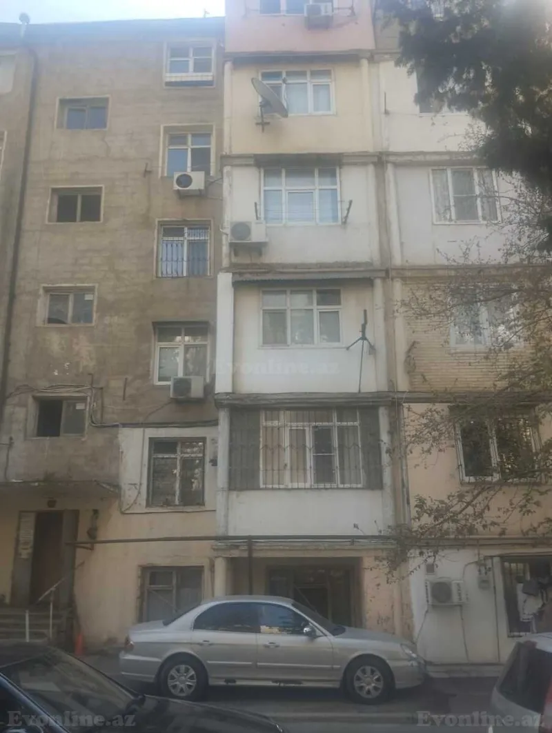 Satılır 3 otaqlı Mənzil Köhnə tikili 75 m² Yasamal