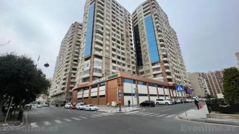 Kirayə verilir 3 otaqlı Mənzil Yeni tikili 102 m² Xətai m.