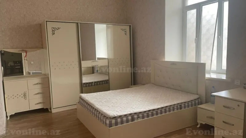 Kirayə verilir 2 otaqlı Mənzil Köhnə tikili 75 m² Səbail r. - şəkil 3