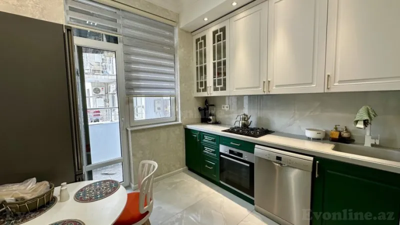 Satılır 3 otaqlı Mənzil Yeni tikili 98 m² 8 Noyabr m. - şəkil 5