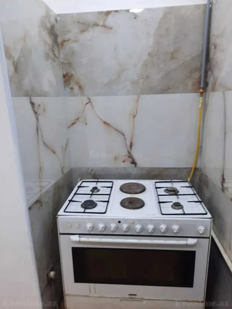 Satılır 3 otaqlı Mənzil Köhnə tikili 82 m² Səbail r. - şəkil 9