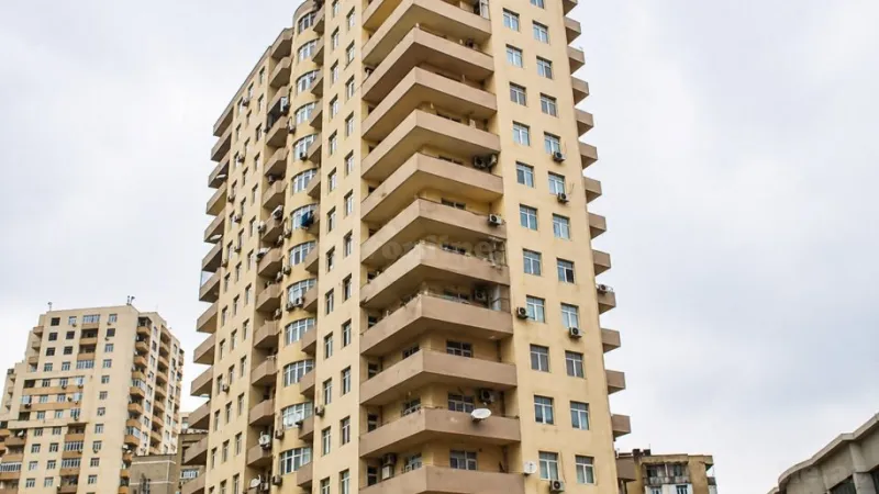 3 otaqlı Mənzil 85 m² İnşaatçılar m. Kirayə verilir