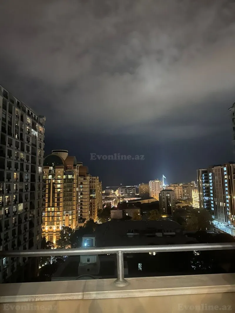 Satılır 4 otaqlı Mənzil Yeni tikili 204 m² 28 May m. - şəkil 2