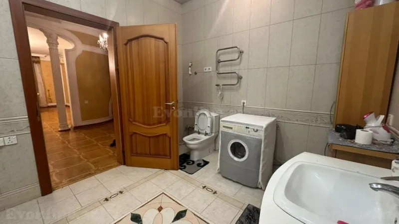 Satılır 4 otaqlı Mənzil Yeni tikili 204 m² 28 May m. - şəkil 8