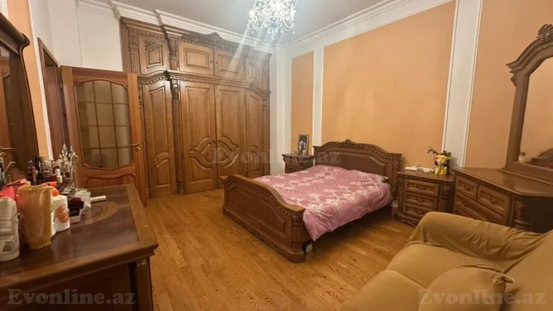 Satılır 4 otaqlı Mənzil Yeni tikili 204 m² 28 May m. - şəkil 9