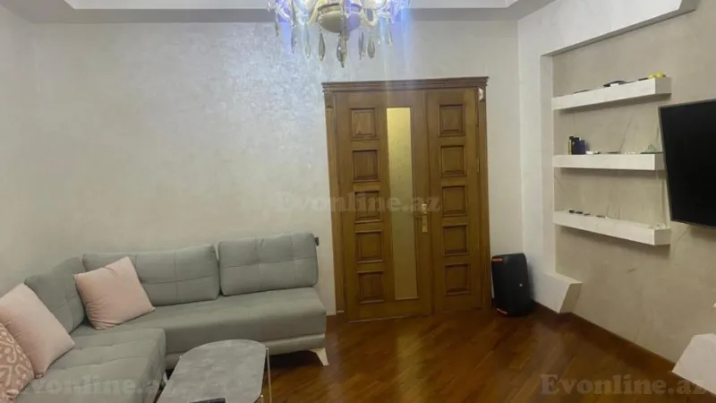 2 otaqlı Mənzil 81 m² 8-ci mikrorayon Satılır