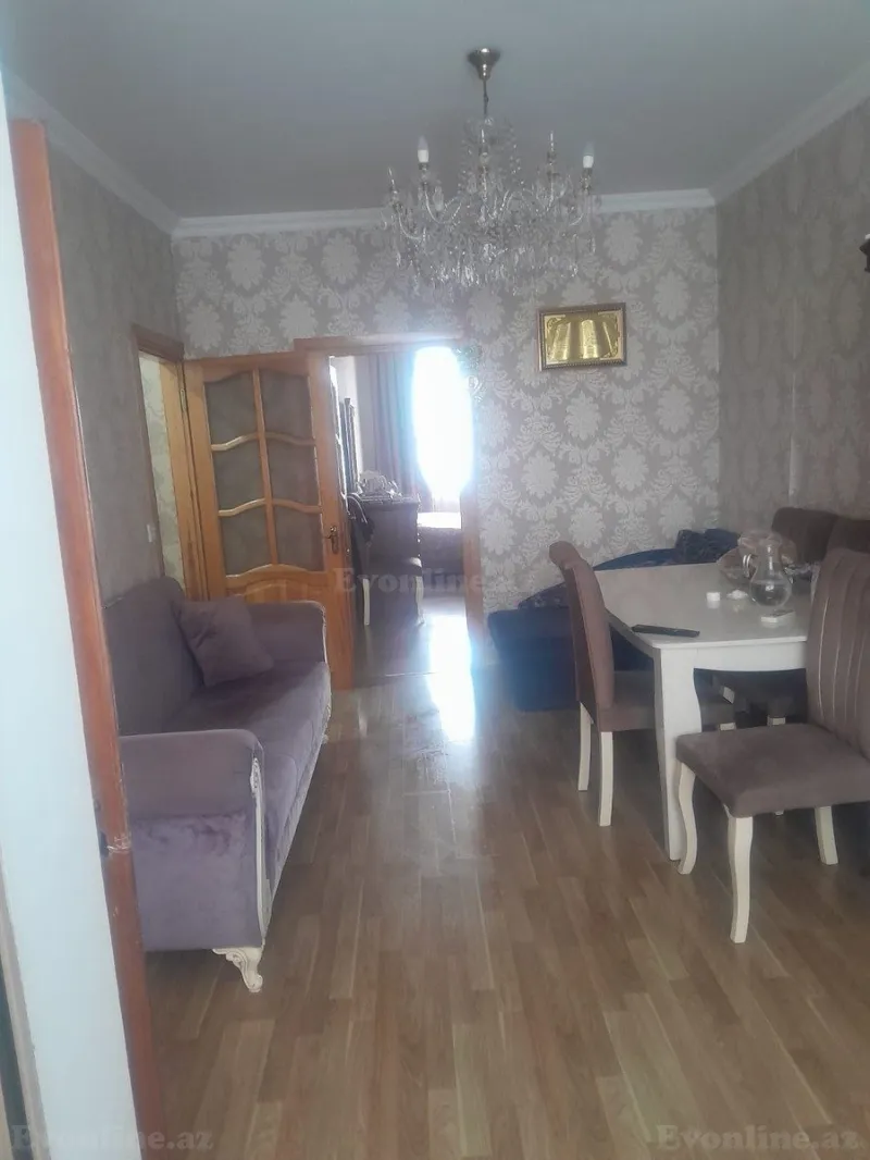 Satılır 2 otaqlı Mənzil Köhnə tikili 50 m² 4-cü mikrorayon - şəkil 2