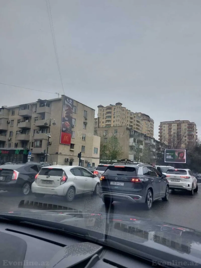 Satılır 3 otaqlı Mənzil Köhnə tikili 75 m² Gənclik m. - şəkil 14