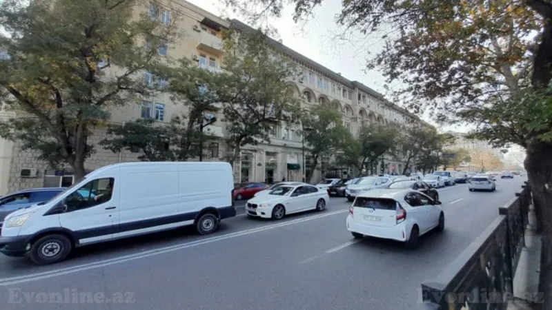 Satılır 3 otaqlı Mənzil Köhnə tikili 95 m² Nəsimi r. - şəkil 3