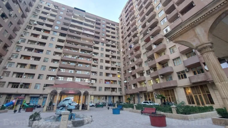 4 otaqlı Mənzil 196 m² 28 May m. Satılır
