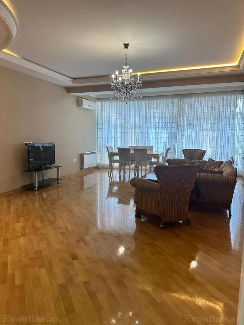 Kirayə verilir 3 otaqlı Mənzil Yeni tikili 150 m² Xətai m.