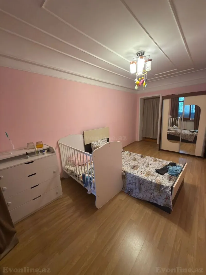 Satılır 3 otaqlı Mənzil Köhnə tikili 73 m² Yasamal r. - şəkil 3