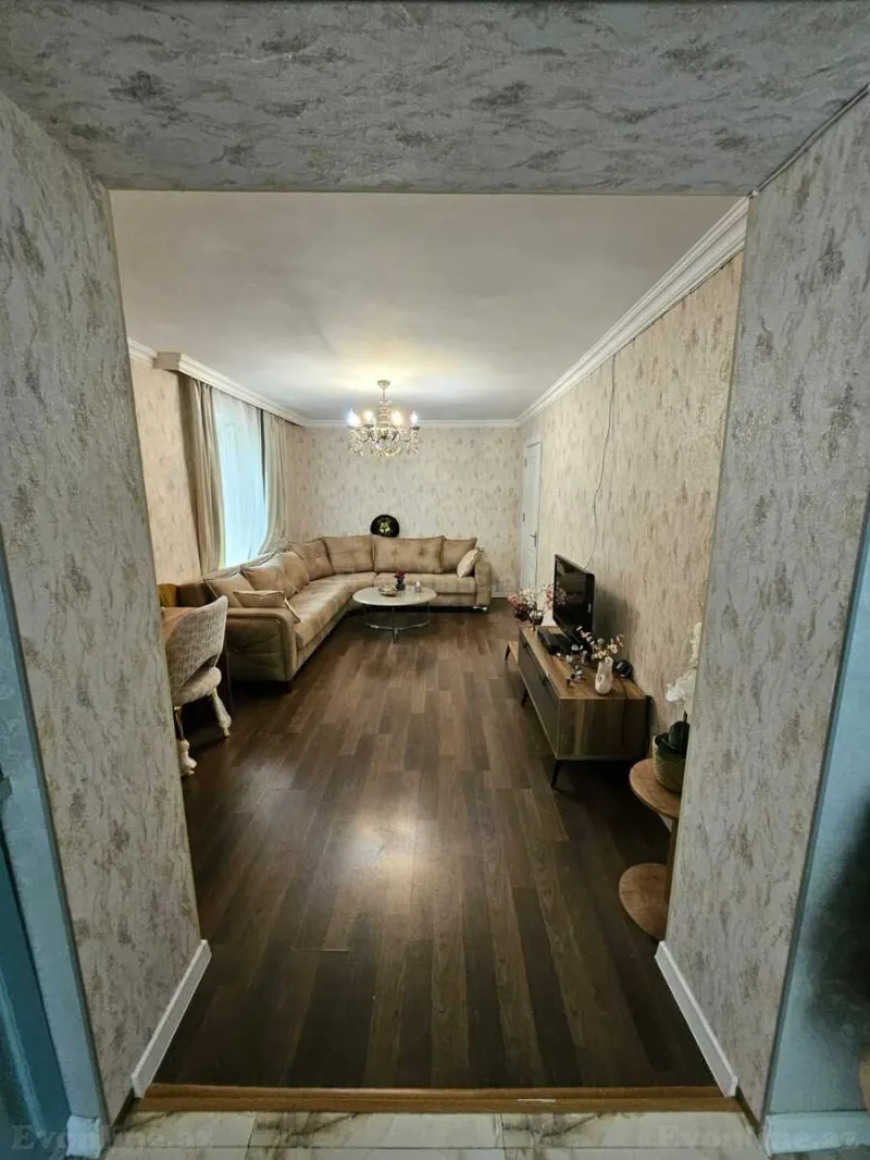 Satılır 2 otaqlı Mənzil Köhnə tikili 70 m² İnşaatçılar m. - şəkil 4