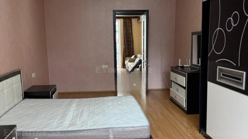 Satılır 2 otaqlı Mənzil Köhnə tikili 66 m² Xətai m. - şəkil 24