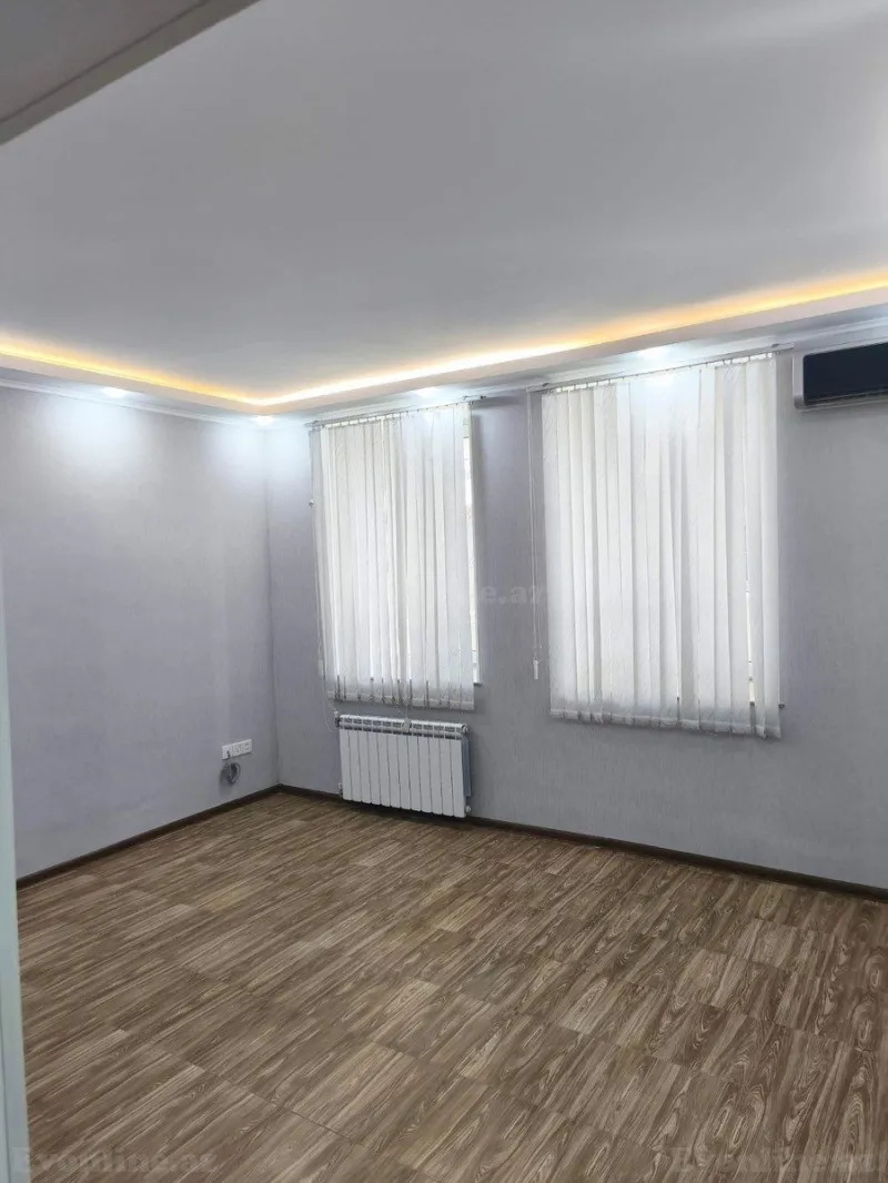 3 otaqlı Ofis 60 m² İçərişəhər m. Kirayə verilir