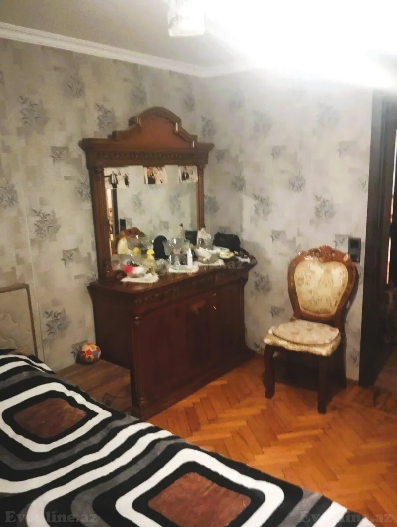 Satılır 3 otaqlı Mənzil Köhnə tikili 75 m² Yasamal - şəkil 2