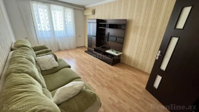 3 otaqlı Mənzil 70 m² İnşaatçılar m. Satılır