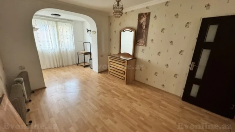 Satılır 3 otaqlı Mənzil Köhnə tikili 70 m² İnşaatçılar m. - şəkil 2