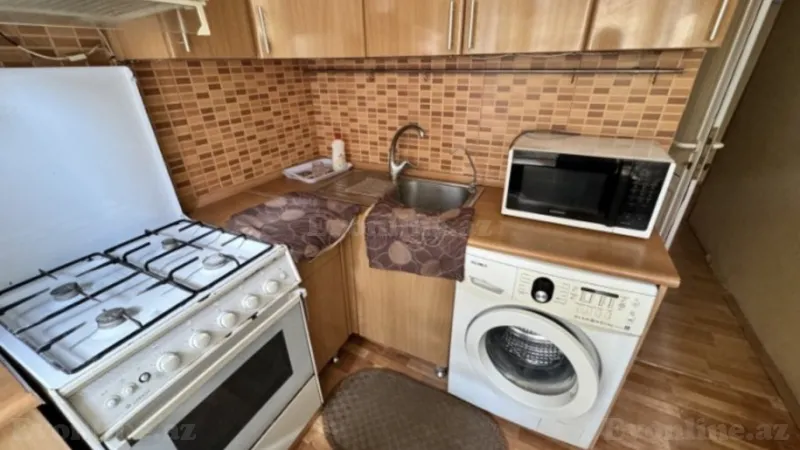 Satılır 3 otaqlı Mənzil Köhnə tikili 70 m² İnşaatçılar m. - şəkil 3