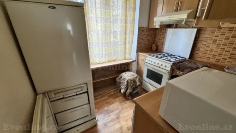 Satılır 3 otaqlı Mənzil Köhnə tikili 70 m² İnşaatçılar m. - şəkil 4