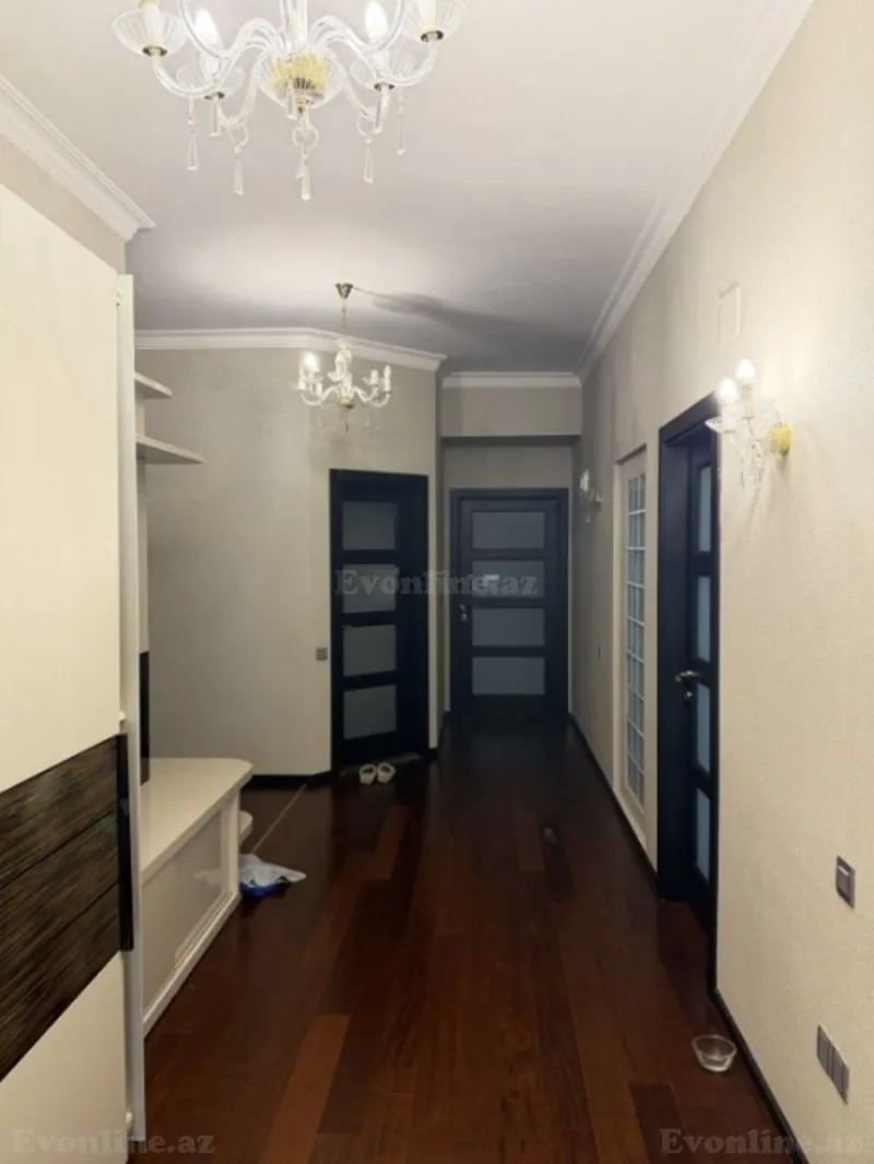 Satılır 4 otaqlı Mənzil Yeni tikili 212 m² Nəsimi r. - şəkil 9