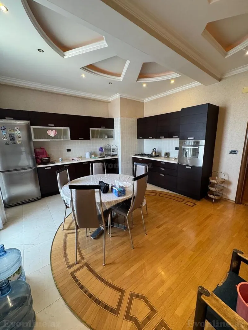 Satılır 4 otaqlı Mənzil Yeni tikili 181 m² Elmlər Akademiyası m. - şəkil 9