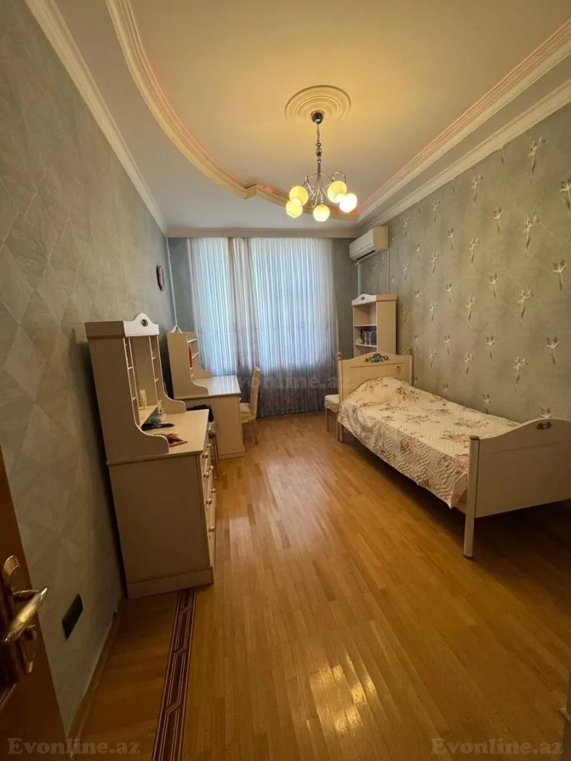 Satılır 4 otaqlı Mənzil Yeni tikili 181 m² Elmlər Akademiyası m. - şəkil 17