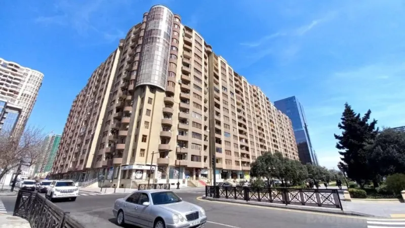 3 otaqlı Mənzil 137 m² Xətai m. Satılır