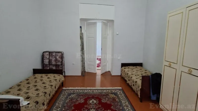 Kirayə verilir 2 otaqlı Mənzil Köhnə tikili 45 m² Sahil m. - şəkil 2