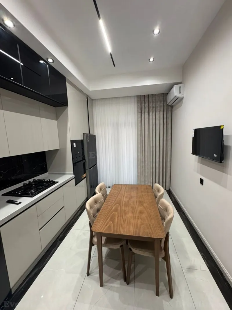 Kirayə verilir 3 otaqlı Mənzil Yeni tikili 130 m² 28 May m. - şəkil 2