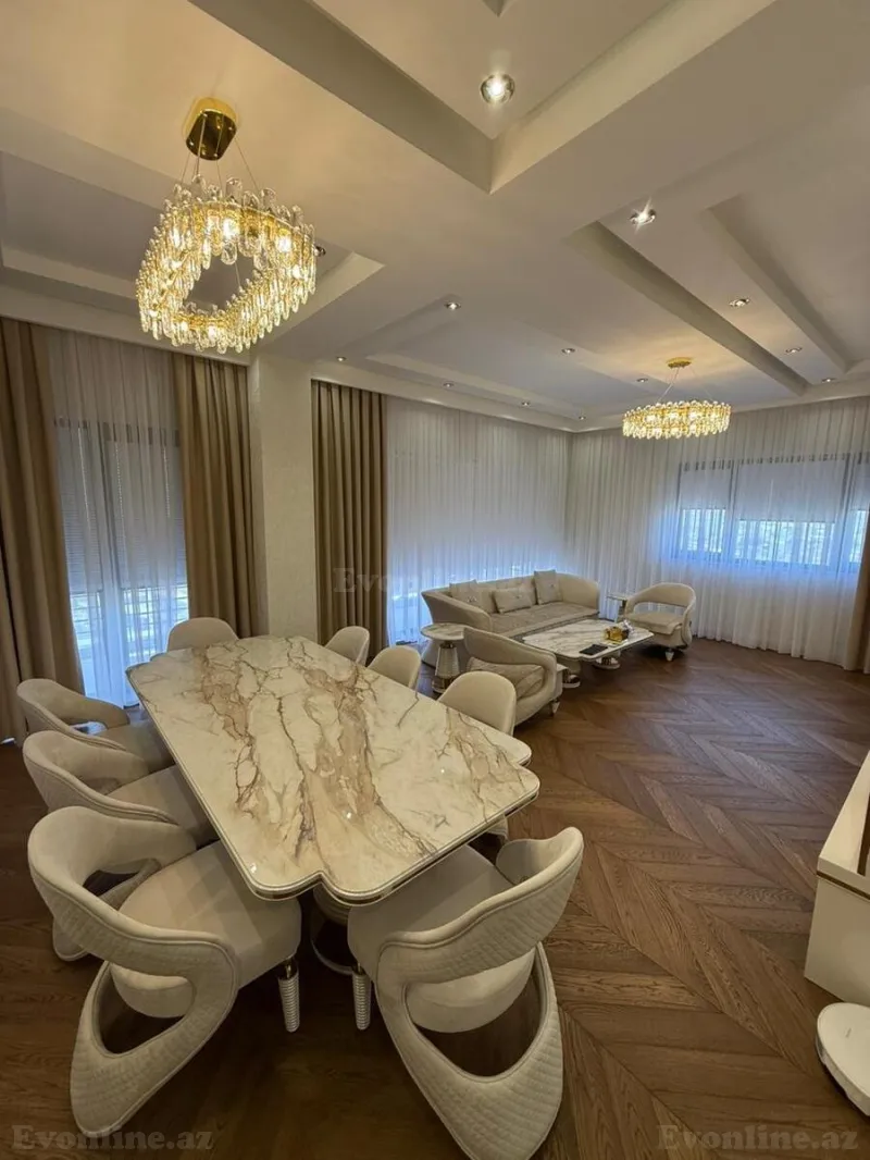 4 otaqlı Mənzil 185 m² Xətai r. Satılır